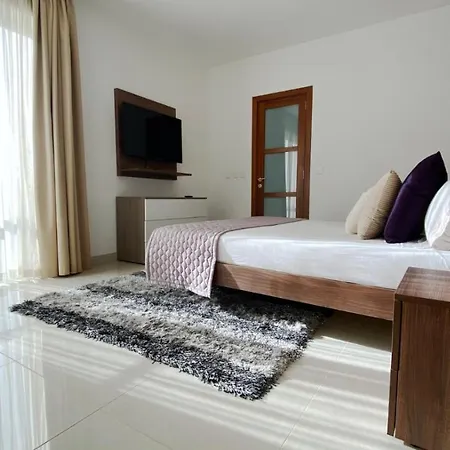 Point Sea Front * Sliema