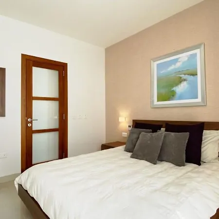 Hotel Let Me Host Malta Sea Front