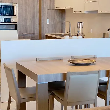 Point Sea Front 호텔