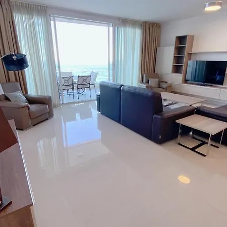 Point Sea Front * Слима