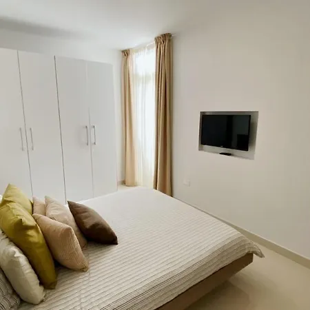 Отель Point Sea Front