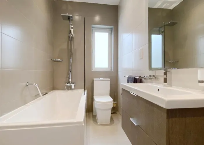 Hotel Let Me Host Malta Sea Front