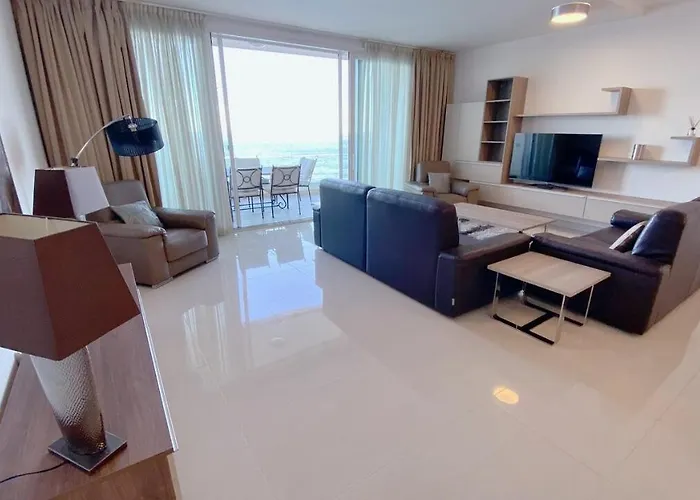 Point Sea Front * Sliema