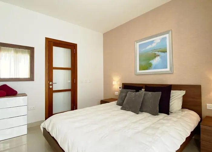 Hotel Let Me Host Malta Sea Front