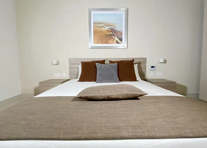 Point Sea Front סליאמה