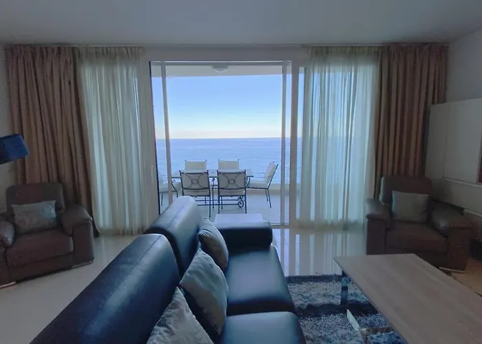 מלון Point Sea Front